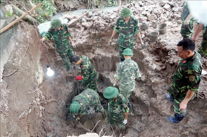 Phát hiện hàng trăm quả bom bi trong thành phố Hải Dương