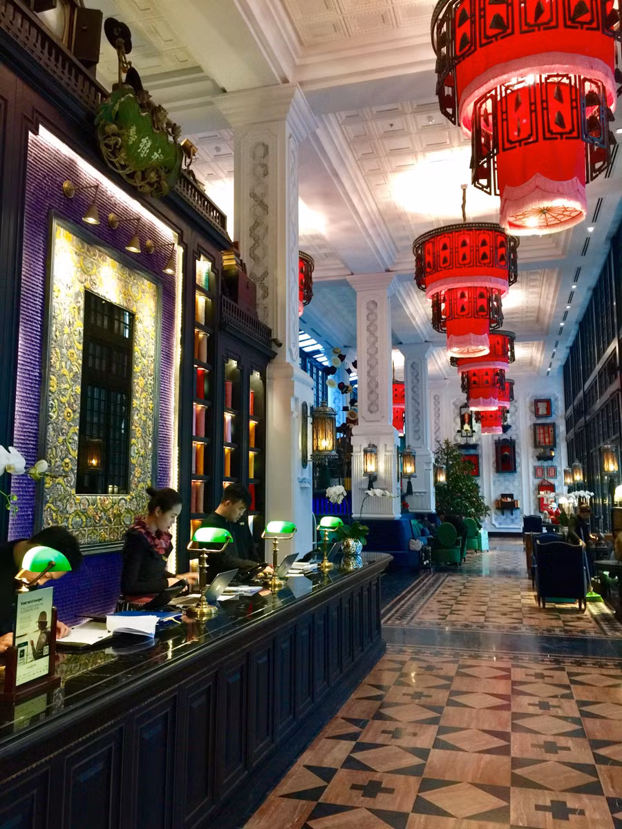 Sapa chìm trong rét buốt những ngày cuối năm, khách du lịch đổ lên ngày một đông - Ảnh 2.