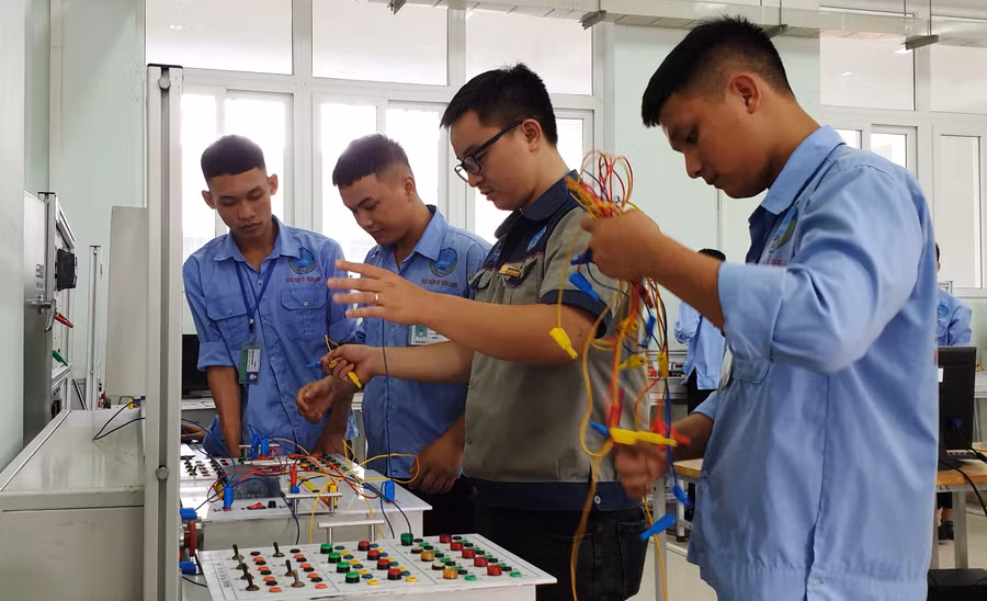 Quy định về sử dụng lao động qua đào tạo được xem là giải pháp thúc đẩy phát triển kỹ năng cho người lao động