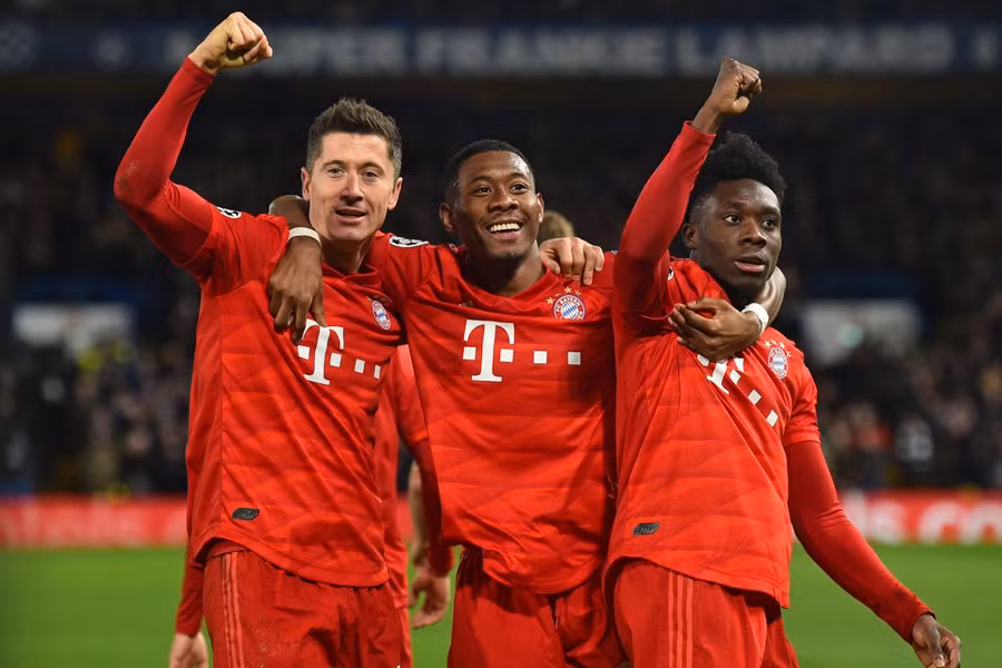 Các cầu thủ Bayern Munich “bơi” trong tiền thưởng khi kết thúc Champions League 2019/20.