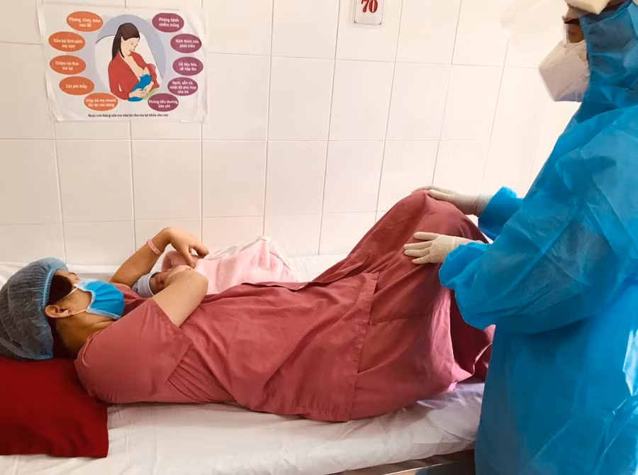 Các sản phụ khi nhập viện đã “vượt cạn” ngay tại phòng sàng lọc cấp cứu được chăm sóc đặc biệt