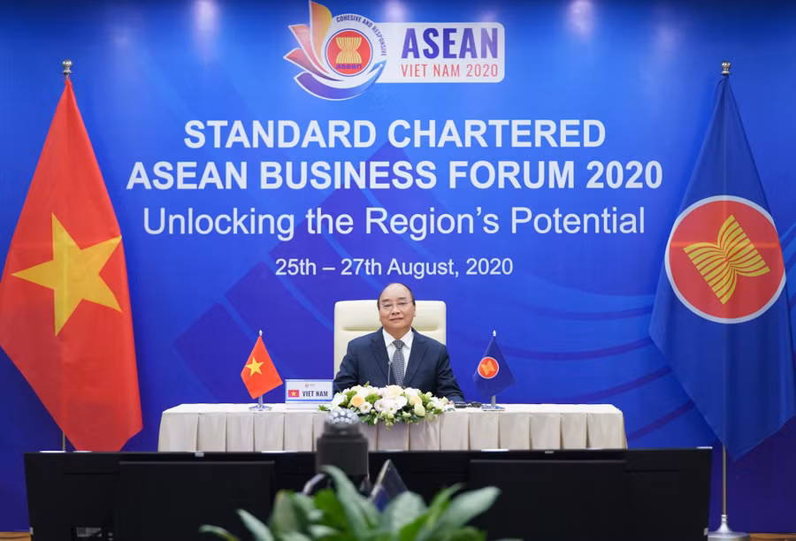 Thủ tướng Nguyễn Xuân Phúc phát biểu khai mạc tại Diễn đàn Kinh doanh ASEAN 2020 - Ảnh: VGP/Quang Hiếu