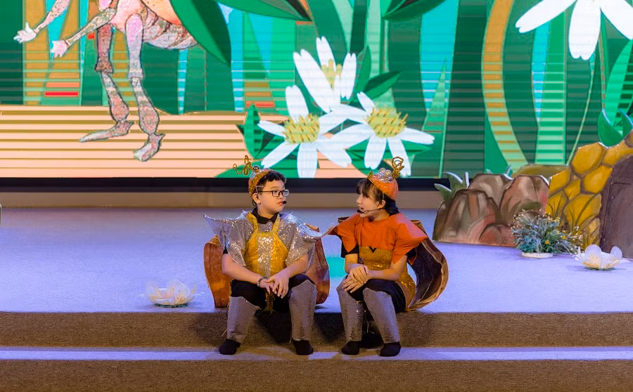 Học sinh Iris School báo cáo sản phẩm môn Văn học qua vở kịch nghệ “Dế mèn phiêu lưu ký”