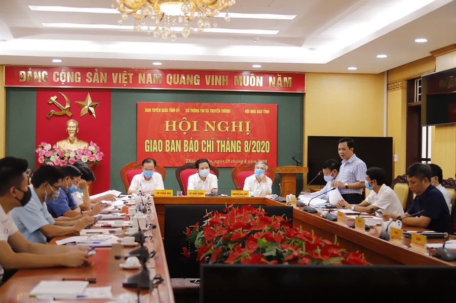 Công tác giao ban báo chí định kỳ