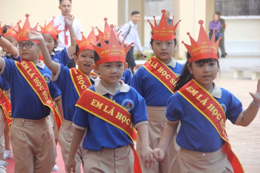 Học sinh tiểu học tại TP.HCM trong Lễ khai giảng năm học 2019-2020. Ảnh minh hoạ P.Nga