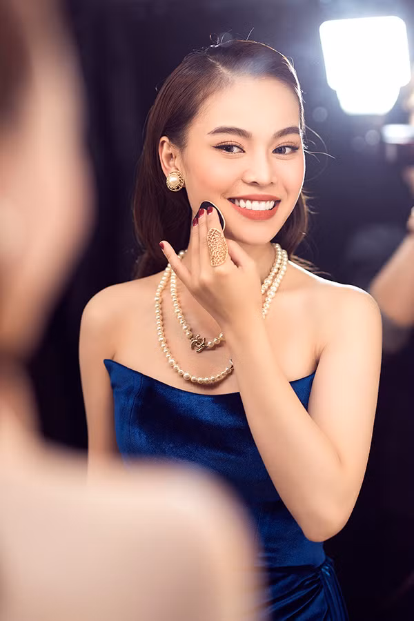 Đẹp hơn, mặn mà hơn, gợi cảm hơn là những gì rất dễ cảm nhận về Giang Hồng Ngọc sau một chặng đường trở lại với gameshow trên sóng truyền hình.