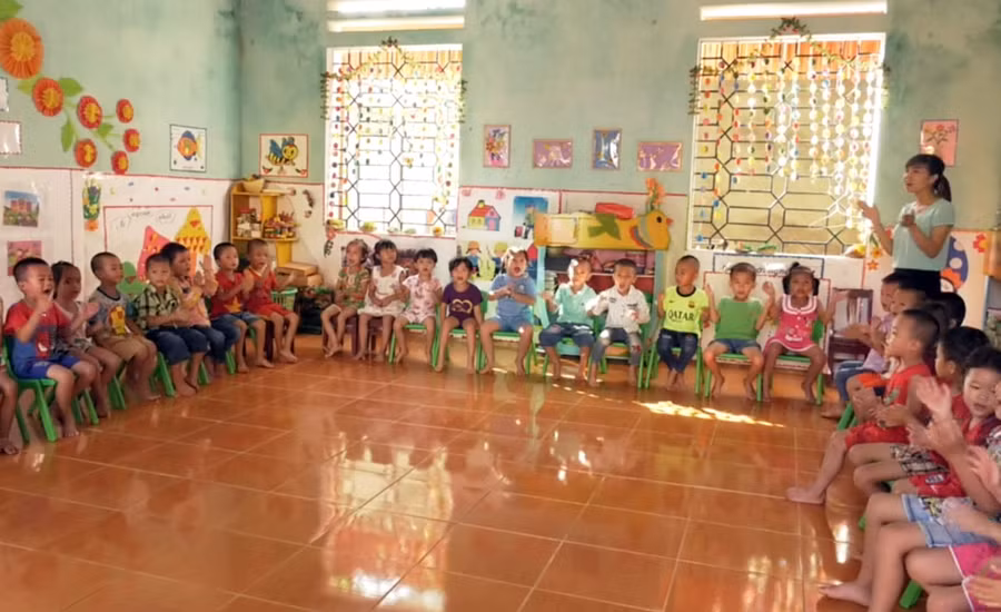 Giờ học âm nhạc của các em trường mầm non Kim Thượng (Tân Sơn, Phú Thọ)