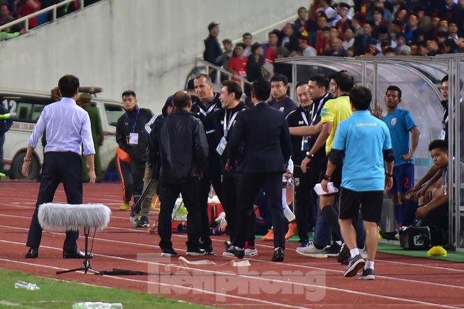 HLV Park Hang Seo nổi cơn tam bành vì đòn tâm lý của đối phương ảnh 5 HLV Park Hang Seo nổi cơn tam bành vì đòn tâm lý của đối phương - ảnh 6