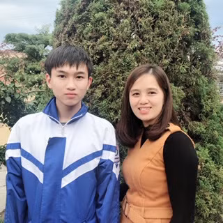 Cô Trần Thúy Liễu, người mẹ thứ hai của Phạm Trung Hiếu.