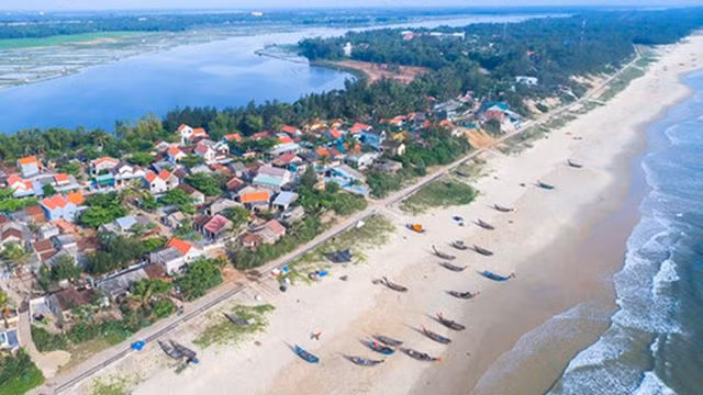 Cử tri lo ngại về tình trạng người Trung Quốc đứng tên người Việt mua bất động sản tại Việt Nam.