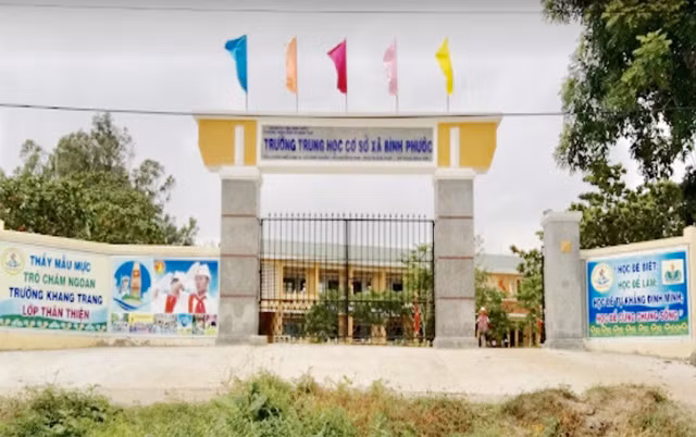 giao vien bi benh than kinh doa dung luu dan "xu" hieu truong hinh anh 1