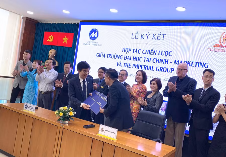 Hai bên cam kết cùng nhau thực hiện thật tốt các thỏa thuận ký kết hợp tác