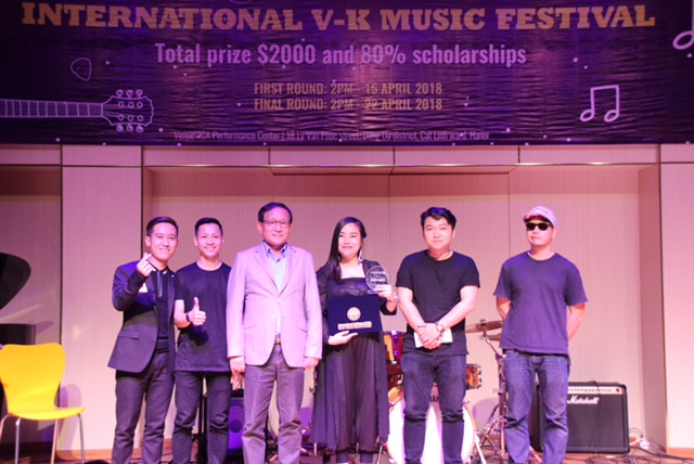 Trao giải Đặc biệt cho nhóm biểu diễn xuất sắc nhất