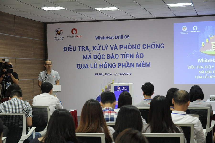 Ông Ngô Tuấn Anh (Phó chủ tịch phụ trách an ninh mạng của Bkav) thuyết trình một nội dung trong chương trình diễn tập