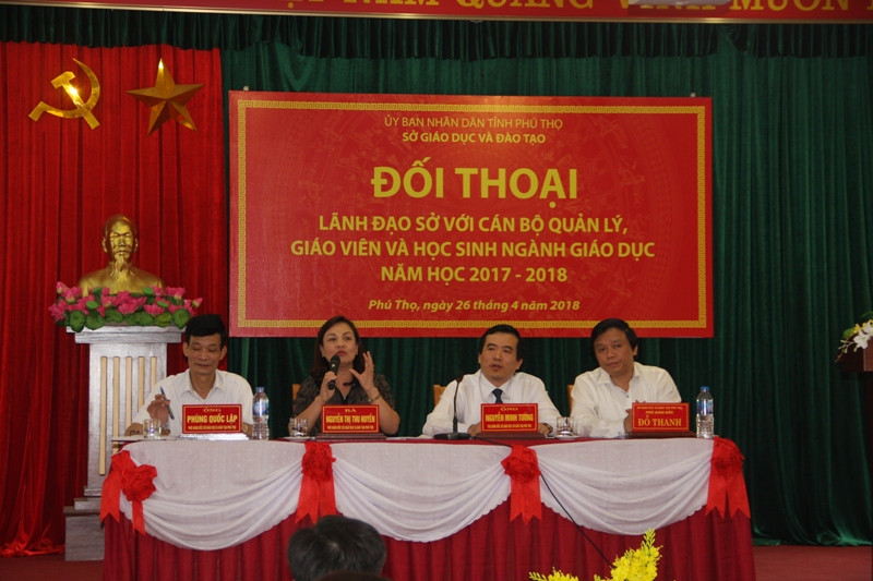 Lãnh đạo Sở GD&ĐT Phú Thọ giải đáp, tổng hợp tiếp thu mọi ý kiến được đưa ra tại buổi đối thoại