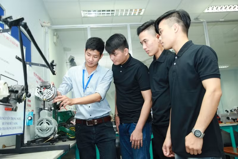 Chương trình được tổ chức miễn phí nhưng với sự lựa chọn ứng viên khắt khe, nhằm mở rộng cơ hội nâng cao tay nghề cho các thợ máy trẻ có tiềm năng