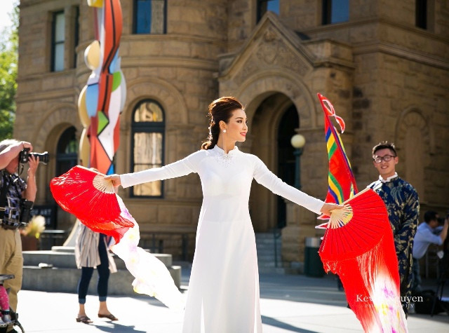 Sự kiện được NTK Đỗ Trịnh Hoài Nam tổ chức nhằm tôn vinh tà áo dài Việt Nam và tự hào là con người Việt Nam