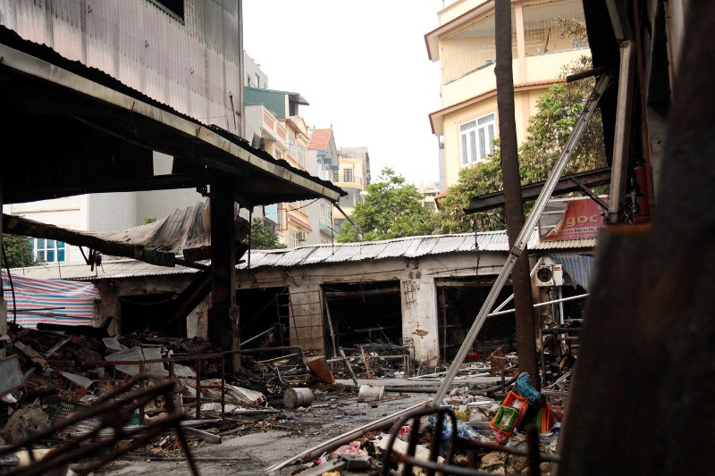 Phần lớn khu vực chợ tan hoang sau vụ cháy