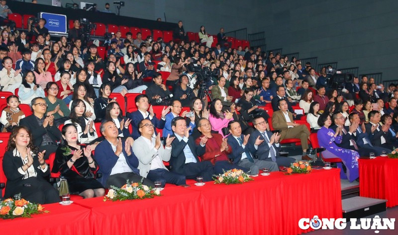 Các đại biểu tham dự Chương trình. Các đại biểu tham dự Chương trình.