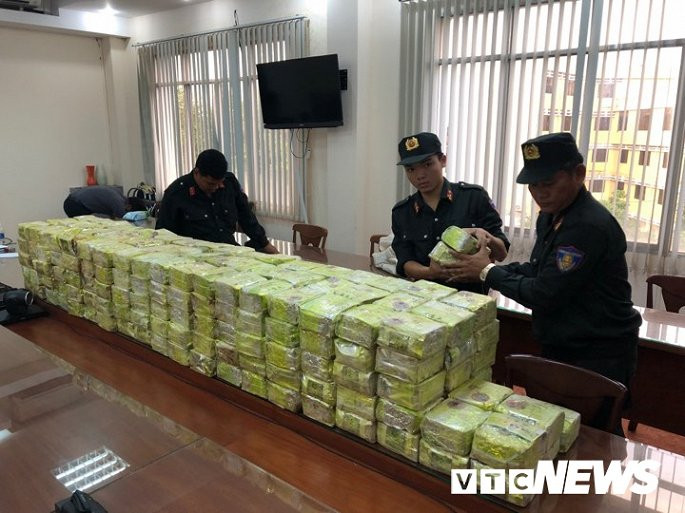 Vo boc cua ong trum nguoi Trung Quoc cam dau duong day ma tuy khung vua bi bat hinh anh 4