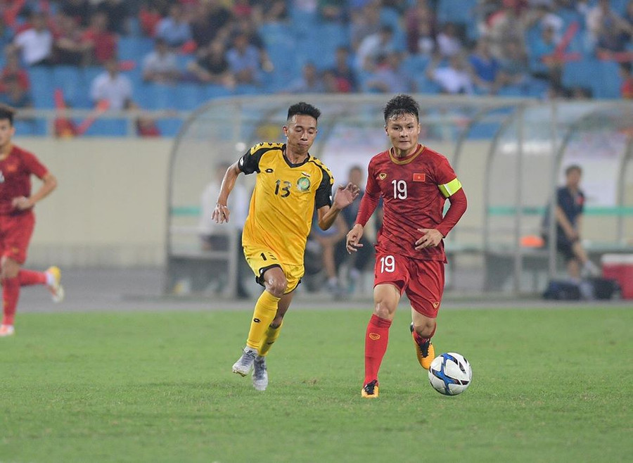 Vào phút bù giờ thứ 2 của hiệp 2, Quang Hải đã ghi bàn thứ 6 cho trận mở màn của đội tuyển Việt Nam.