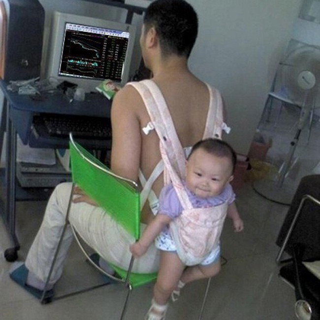 Khi bố đóng bỉm cho con ảnh 5 Soái bố đảm việc nước, giỏi việc nhà.