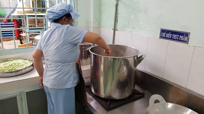 Nhân viên cấp dưỡng chế biến thực phẩm Nhân viên cấp dưỡng chế biến thực phẩm