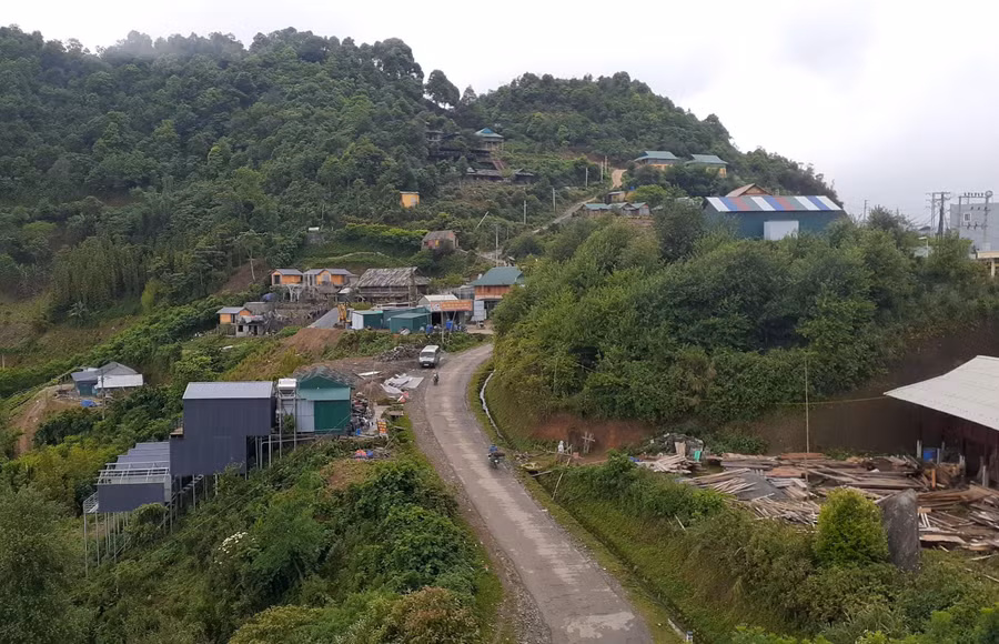 Một góc "Thiên đường mây Tà Xùa" đứng từ Trụ sở UBND xã