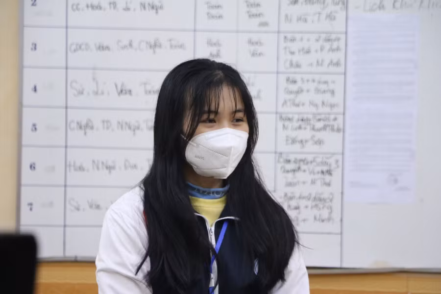 Phạm Ánh Chi, học sinh lớp 10A4 Trường THPT Nguyễn Khuyến.