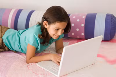 Lên mạng cùng con