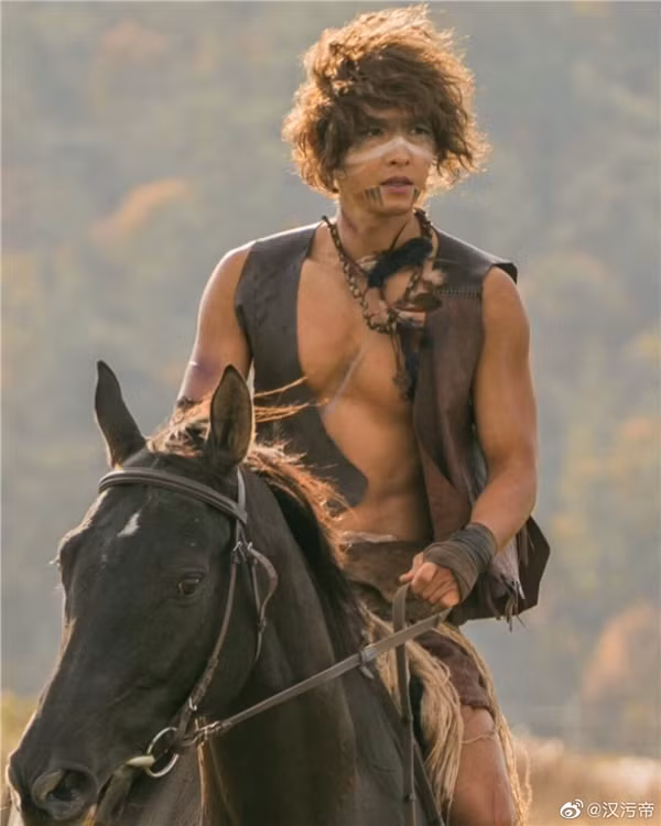 Song Joong Ki trong Asadal Chronicles.