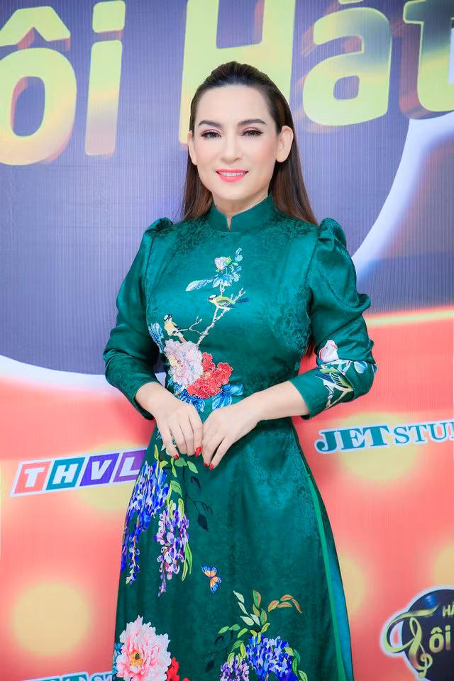 Phi Nhung thừa nhận thời mới đi hát mình hơi ngông cuồng.