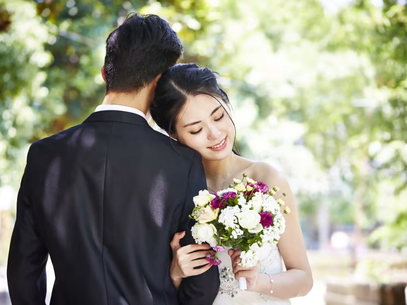 Một chương mới bắt đầu khi bạn và đối tác trở thành vợ chồng. (Ảnh: ITN).