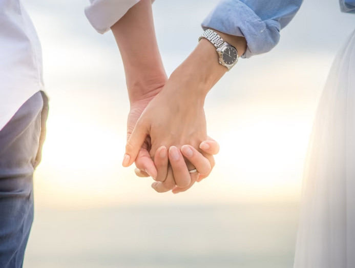 Giống như mối quan hệ của bạn với chồng, mối quan hệ của bạn với mẹ chồng sẽ là mối quan hệ lâu dài. (Ảnh: ITN).