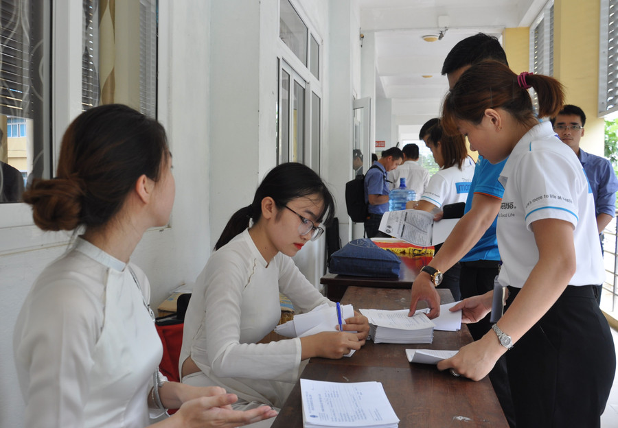 Sàn giao dịch đã thu hút 28 doanh nghiệp tham gia tuyển dụng với tổng 750 chỉ tiêu, vị trí việc làm.