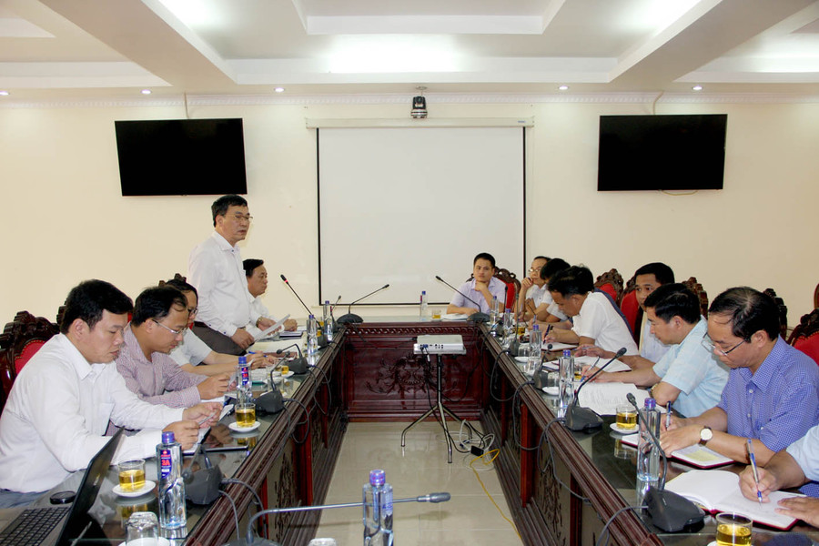 Quang cảnh buổi làm việc