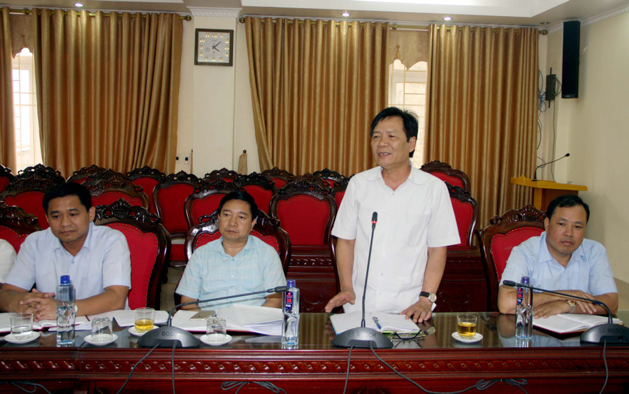 Ông Cao Xuân Hùng - Giám đốc Sở GD&ĐT Nam Định báo cáo về công tác chuẩn bị của tỉnh Nam Định cho Hội khỏe Phù Đổng lần thứ X