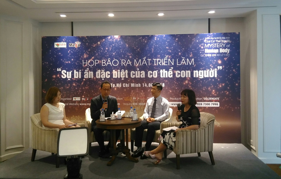 Đại diện Ban tổ chức trả lời tại buổi họp báo Đại diện Ban tổ chức trả lời tại buổi họp báo