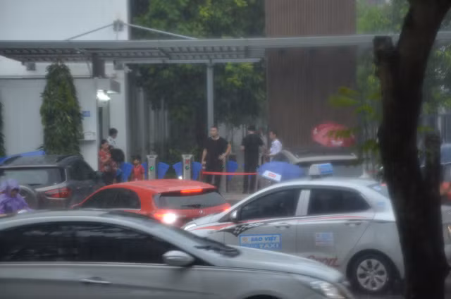 Thực nghiệm hiện trường lần 2 vụ bé trai trường Gateway tử vong không đạt được yêu cầu - Ảnh 5.