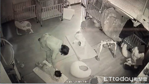 Bố nhận được điện thoại từ nhà trẻ nói rằng con trai đã qua đời vì nghẹt thở, nhưng sự thật đằng sau khiến ai cũng phẫn nộ - Ảnh 2. Bố nhận được điện thoại từ nhà trẻ nói rằng con trai đã qua đời vì nghẹt thở, nhưng sự thật đằng sau khiến ai cũng phẫn nộ - Ảnh 2.