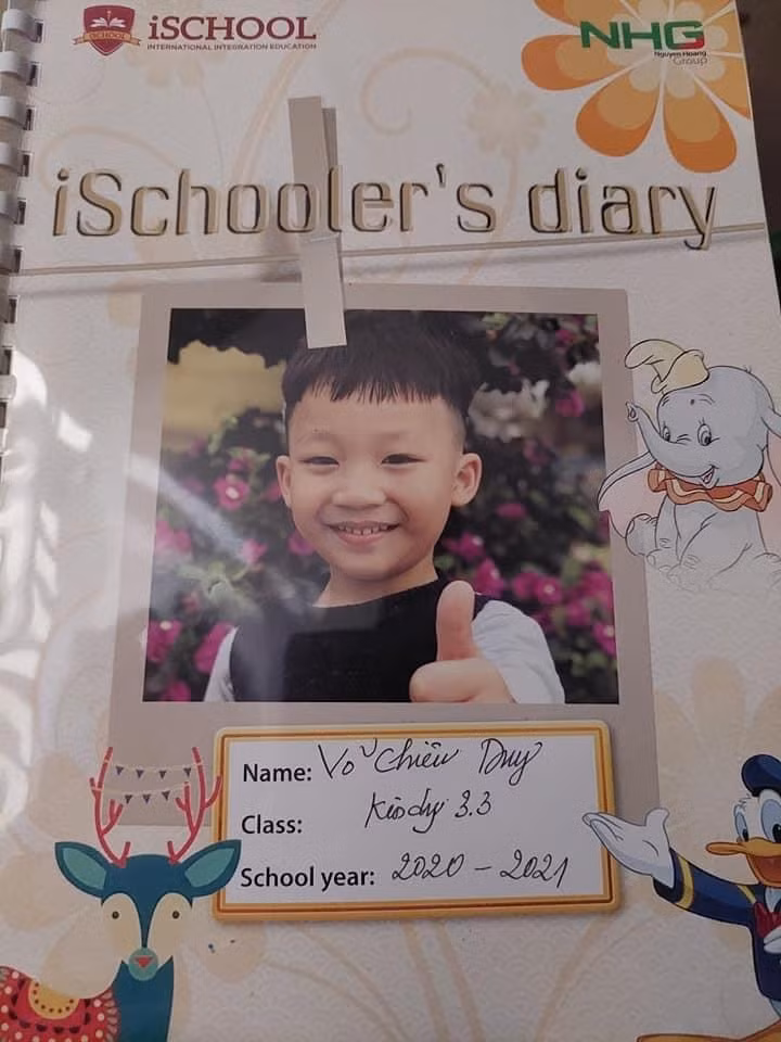 Những hình ảnh kỷ niệm của các bạn nhỏ được các cô in ra làm thành những món quà ý nghĩa.