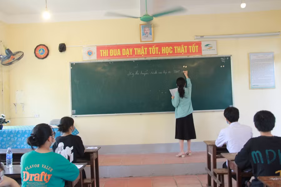 Chuẩn bị cho môn thi Ngữ văn đầu tiên.