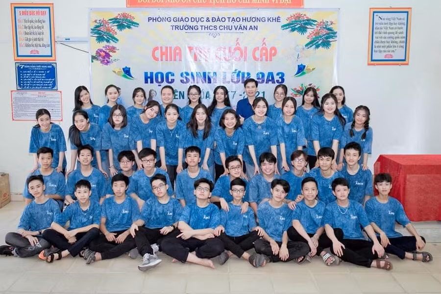 Toàn thể học sinh lớp 9A3, Trường THCS Chu Văn An, huyện Hương Khê.
