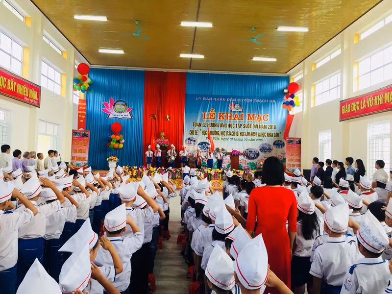 310 học sinh, 20 cán bộ giáo viên Trường tiểu học Phù Việt tham dự lễ phát động hưởng ứng học tạp suốt đời. 310 học sinh, 20 cán bộ giáo viên Trường tiểu học Phù Việt tham dự lễ phát động hưởng ứng học tạp suốt đời.