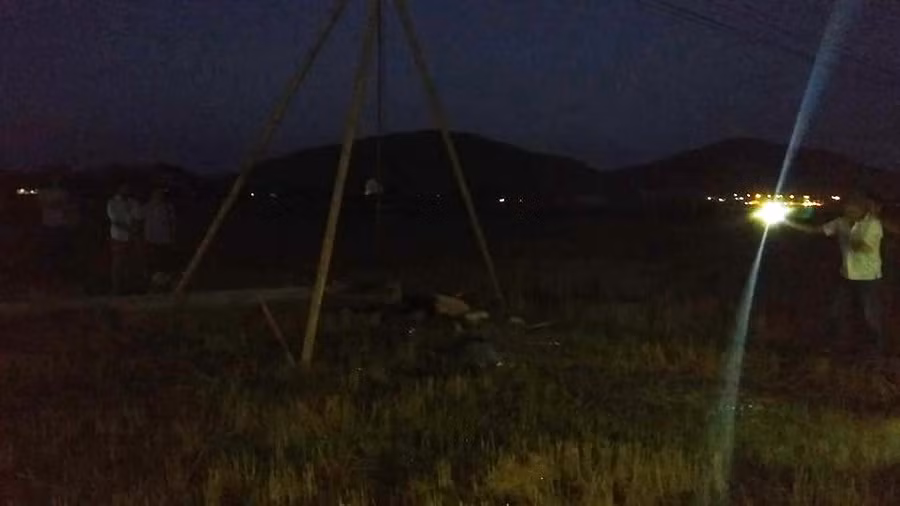 Cả 4 người đều bị điện giật tử vong.