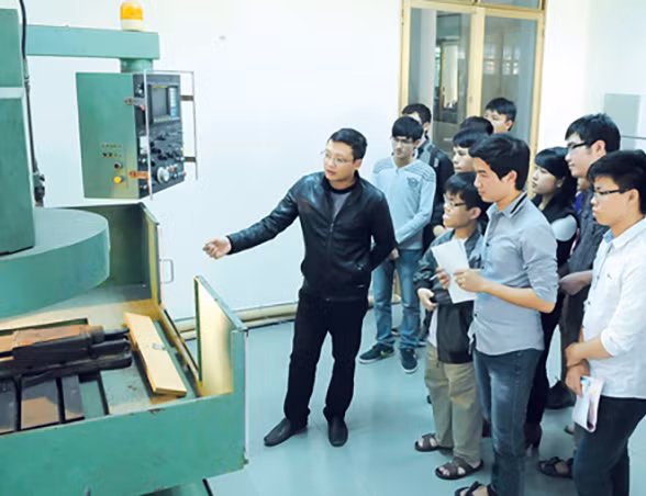 Đẩy mạnh liên kết nhà trường và doanh nghiệp