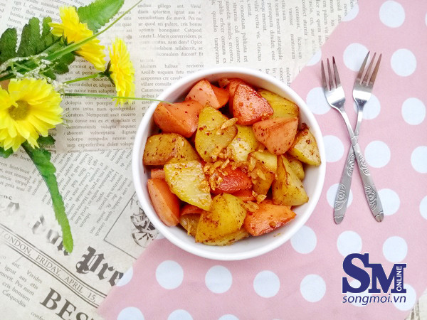 Cách làm khoai tây xúc xích chiên xóc tỏi ớt, món ăn vặt khoái khẩu ngày lạnh ảnh 1