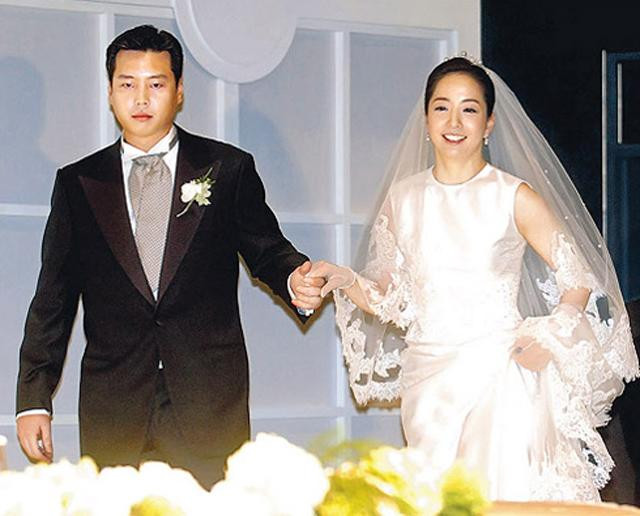 Cuộc sống nghiêm ngặt như thời phong kiến của con dâu Tập đoàn Huyndai ảnh 3 Con dâu tập đoàn Huyndai khét tiếng: Dậy lúc 4h30, chi tiêu một đồng cũng phải ghi chép-3