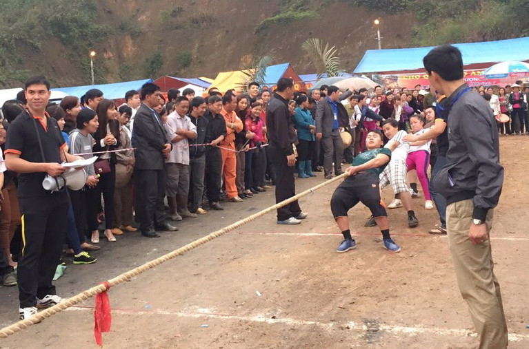 HS Trường THPT Trần Phú tham gia các trò chơi dân gian do nhà trường tổ chức trước khi các em về nghỉ Tết HS Trường THPT Trần Phú tham gia các trò chơi dân gian do nhà trường tổ chức trước khi các em về nghỉ Tết