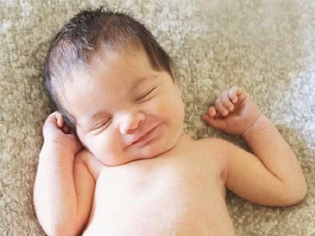 Muốn con khỏe mạnh, cha mẹ nên lưu tâm 10 hành động đang gây ảnh hưởng nghiêm trọng đến sức khỏe của con - Ảnh 2.